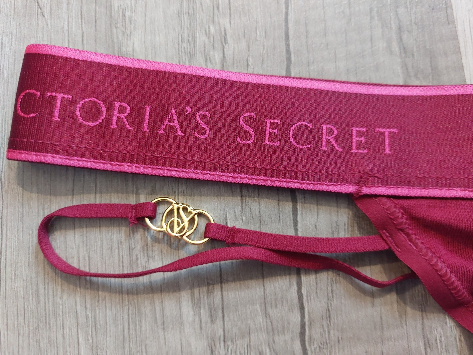 NWT Victoria’s Secret Logo Cotton Strappy Thong Panty VS Hardware Medium (E26)