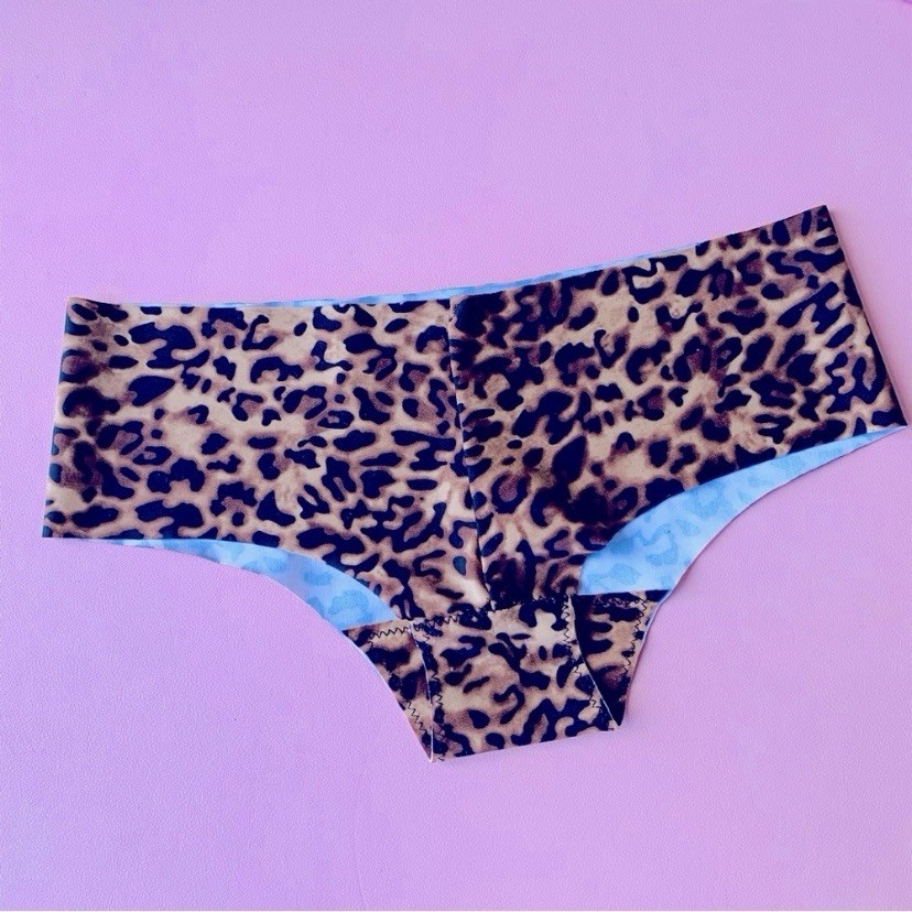 Stylish leopard print panty from Luxe Girl. Size M. New