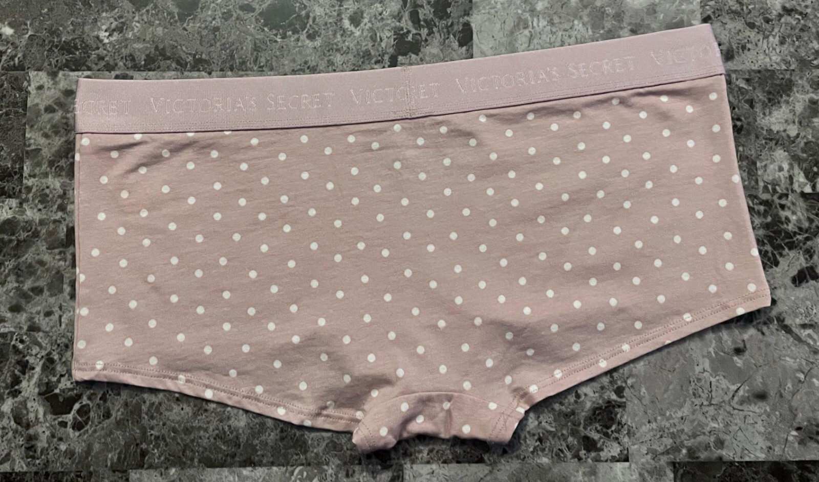 NWT VICTORIA’S SECRET M WHITE POLKA DOT THICK LOGO BAND SHORTIE BOYSHORT PANTIES