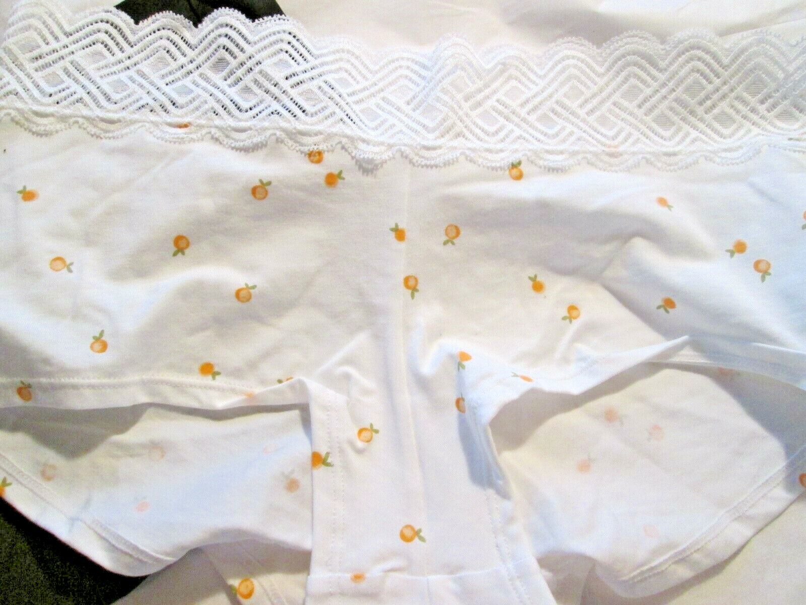 New 2 Auden Panties 💜Size S Soft Peaches on White w/Lace Top & Black Laser