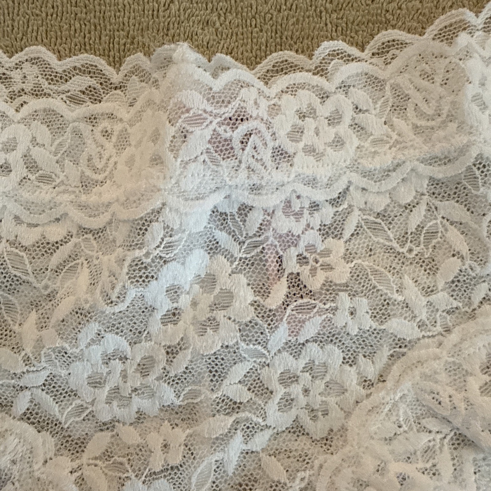 Victoria’s Secret Cheeky Panty Coconut White Posey Lace Medium