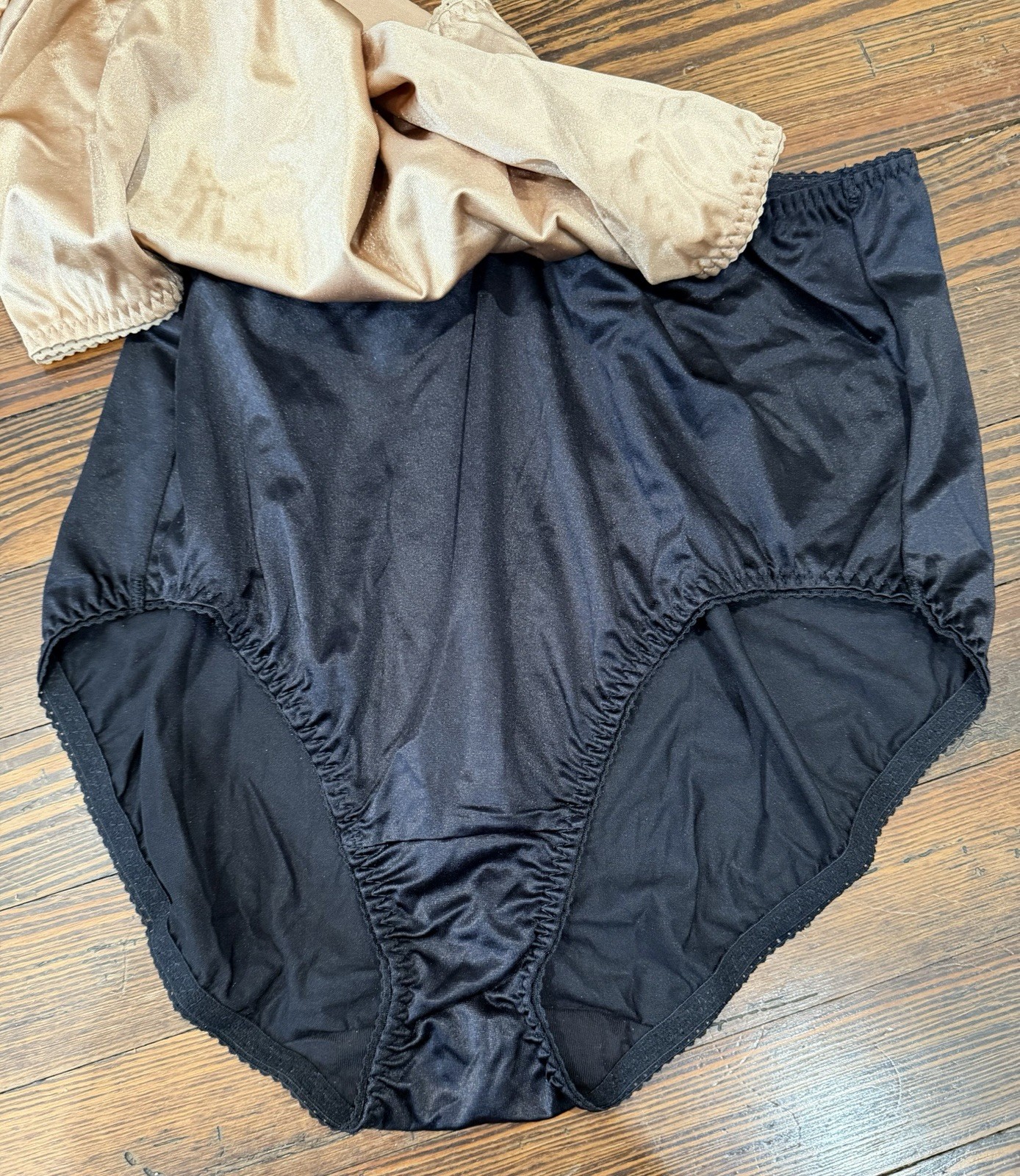 Vanity Fair NWT Radiant Collection Undershapers Full Panties Sz 5XL 2 Pc Plus