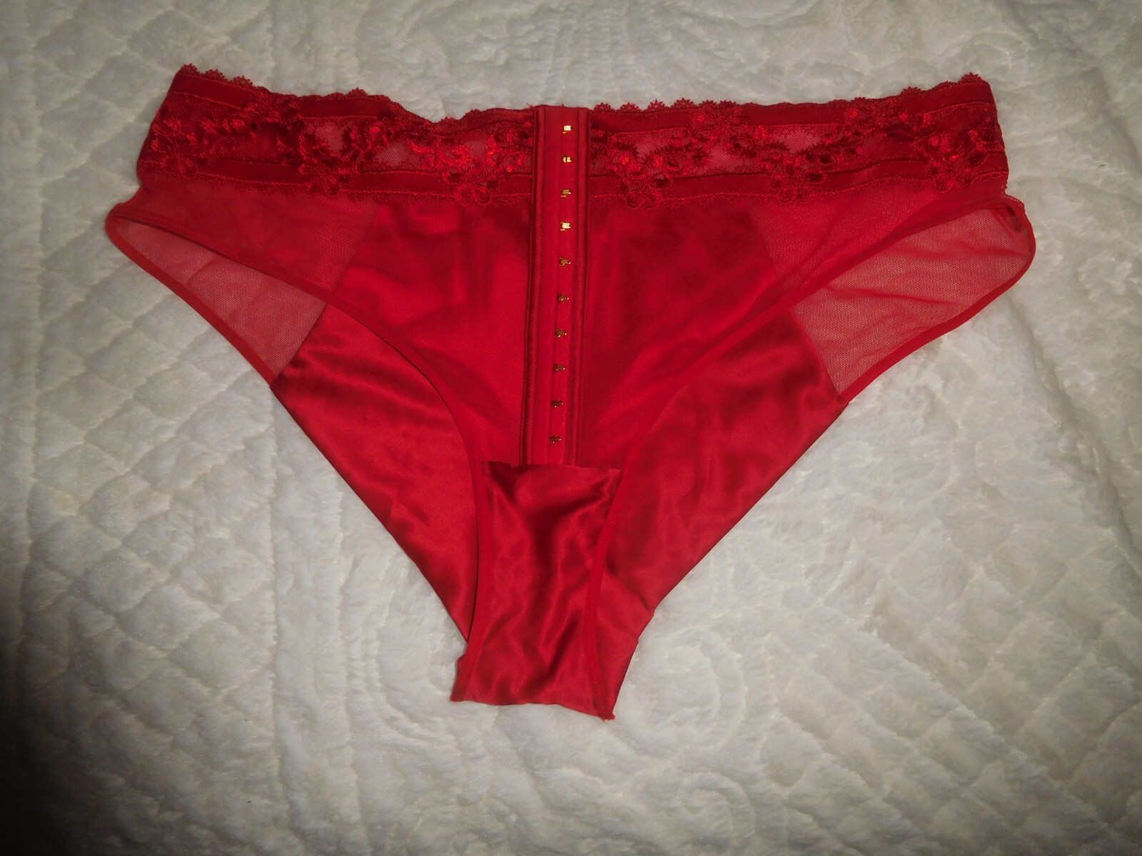 NWOT! Victoria’s Secret Red Mesh, Satin & Lace Mid-Rise Cheeky Panties XL