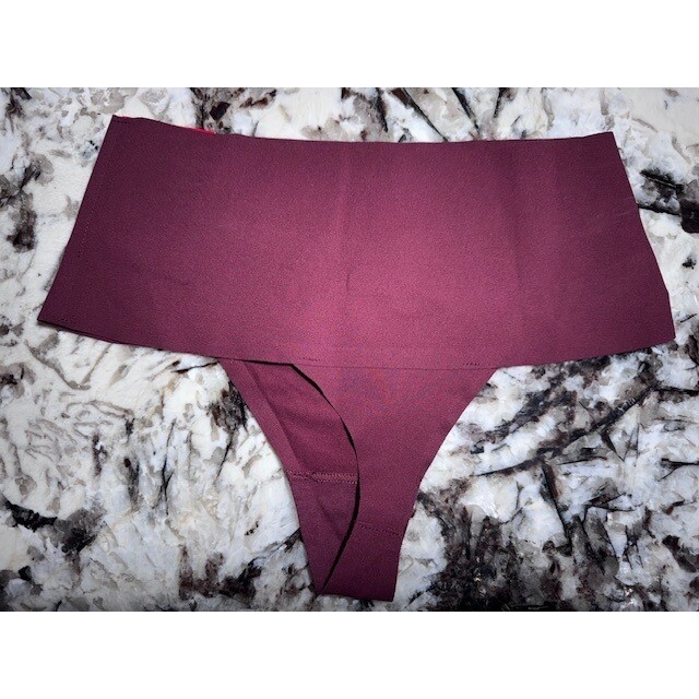 NWT SPANX undie-tectable wine sangria thong Size Small