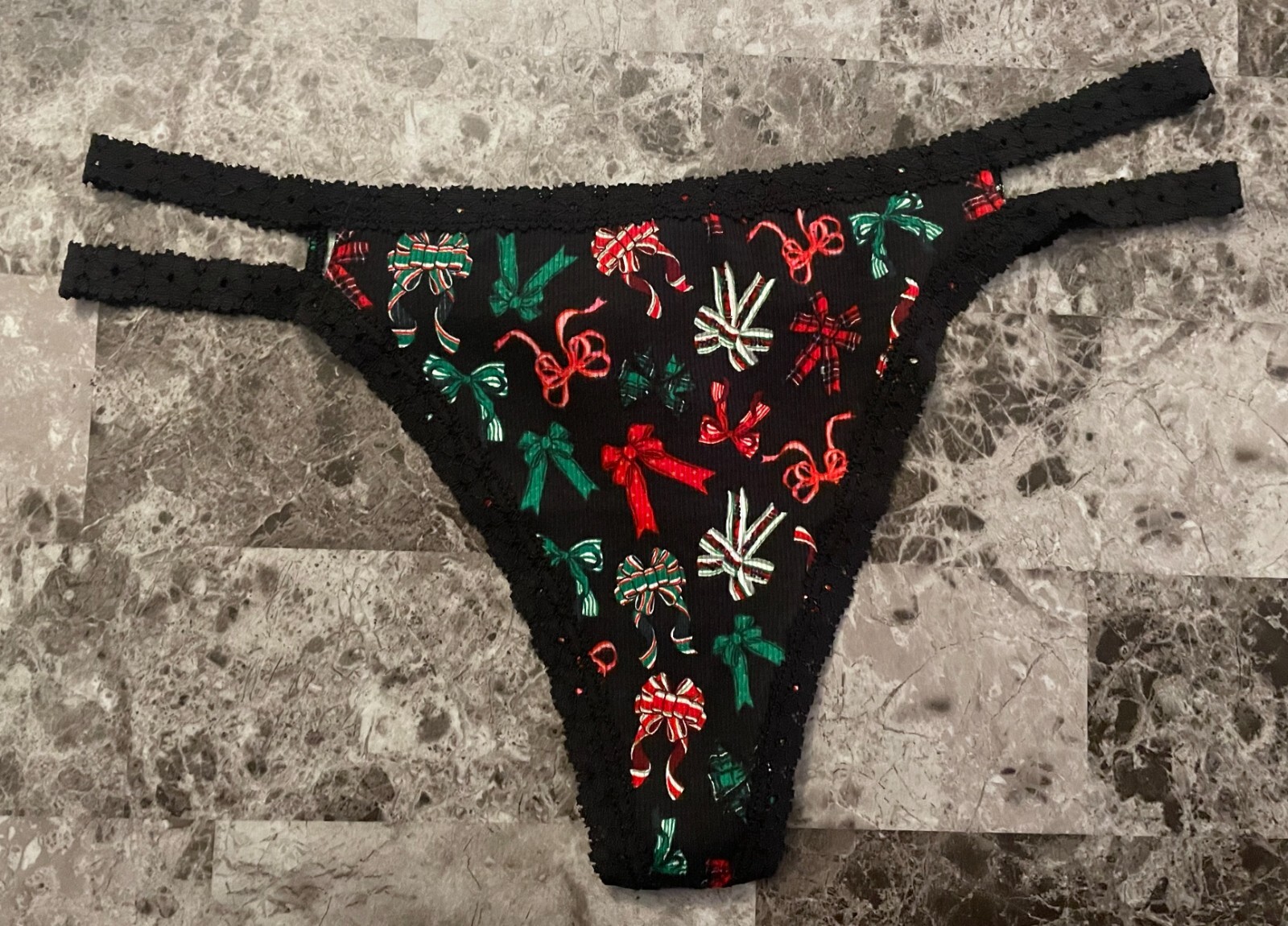 VICTORIA’S SECRET PINK M HOLIDAY BOW RIB KNIT LACE DOUBLE STRAPPY THONG PANTIES