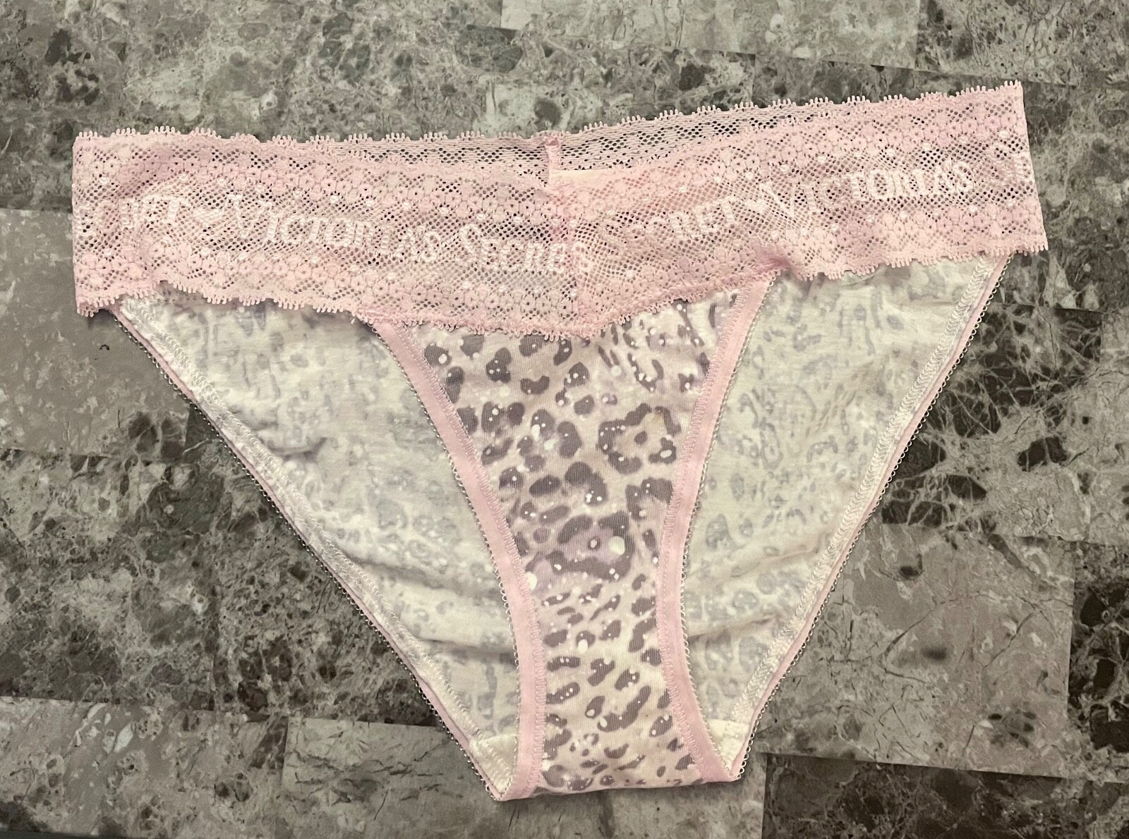 VICTORIA’S SECRET S PINK GRAY LEOPARD LOGO LACE WAISTBAND RARE BIKINI PANTIES