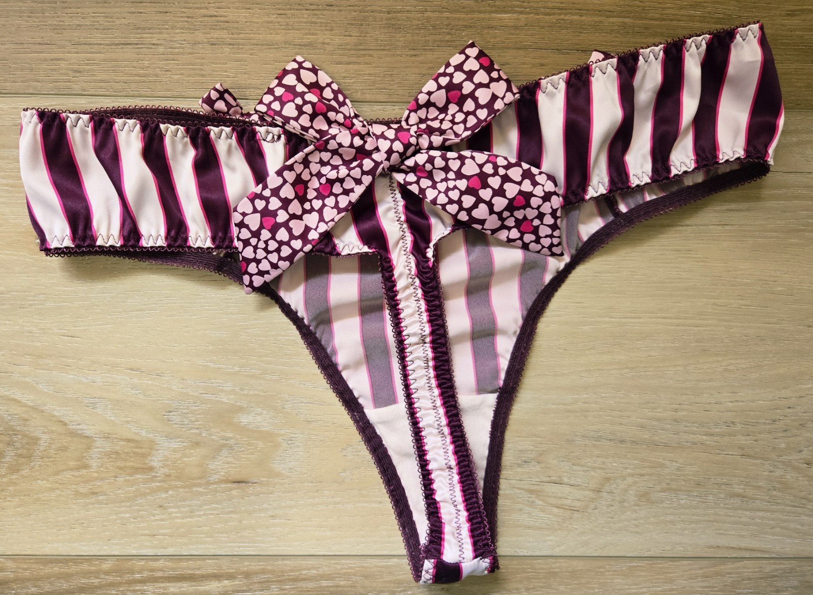 Vintage Victoria’s Secret Sexy Little Things Silky Satin Thong Bows Panties L