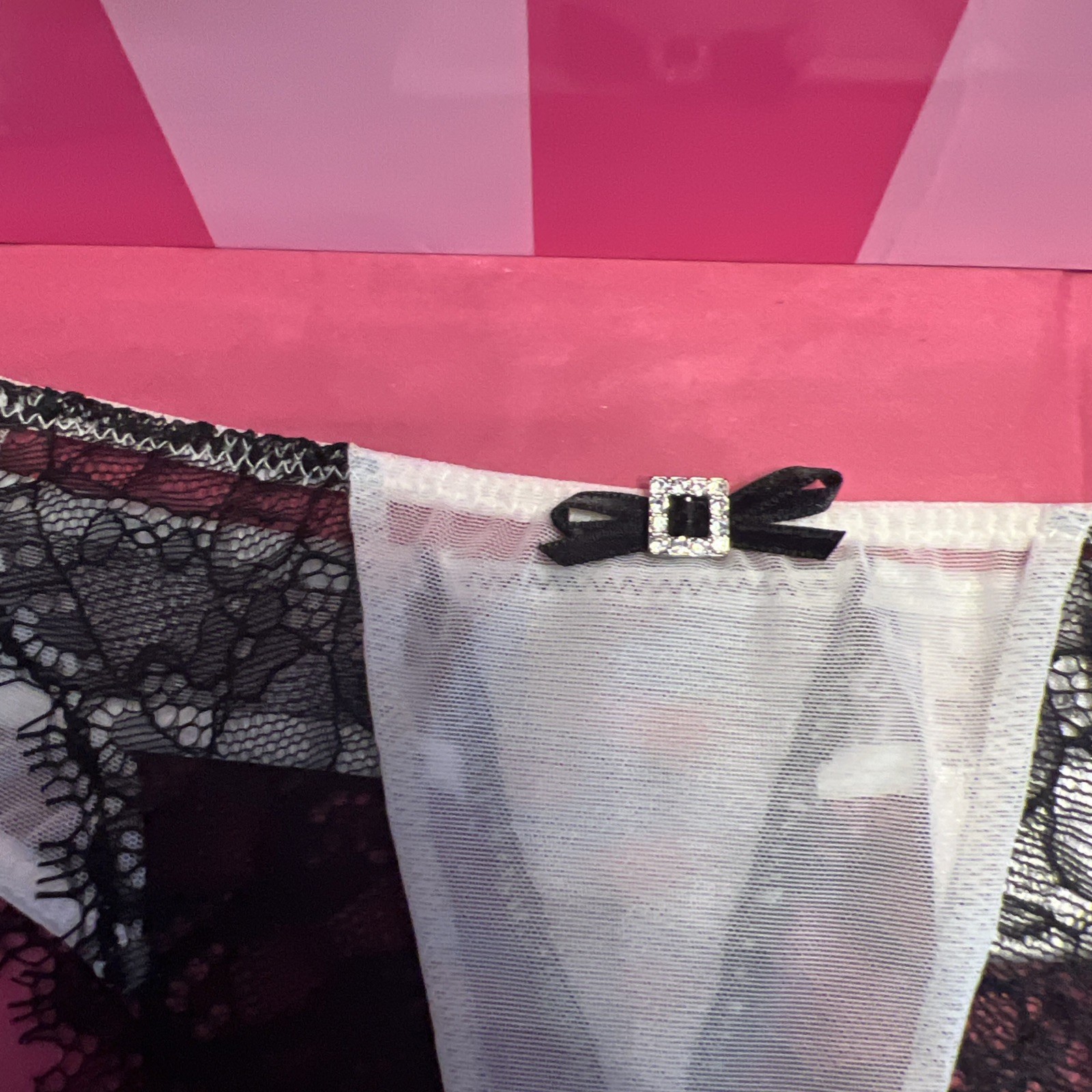NWT VICTORIA’S SECRET Thong Pantie Sz M Black Mesh White Lace Trim With JewelBow