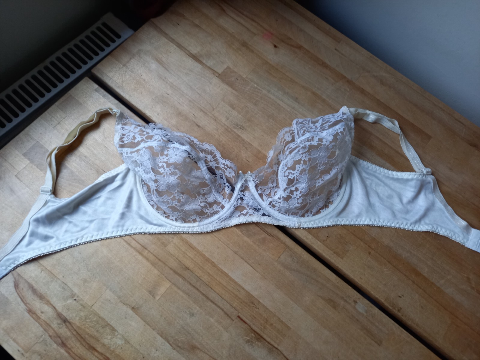 40DD White Bra with Full Lace Cups Underwire Bra 40DD BRAND NEW