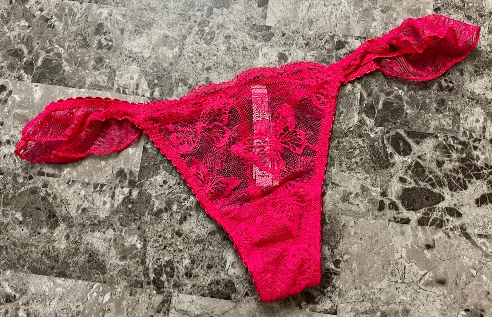 NWT VICTORIA’S SECRET DARK PINK BUTTERFLY POLKA DOT RUFFLE LACE THONG PANTIES