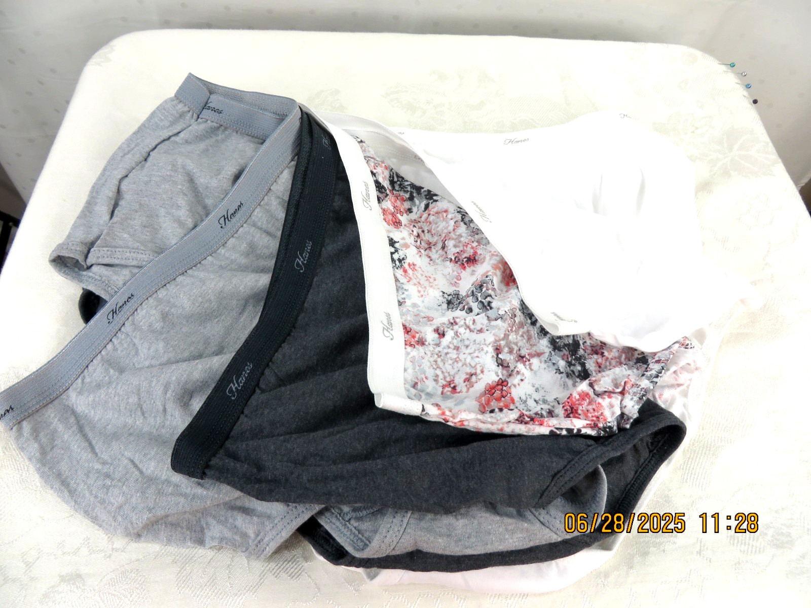 HANES SZ 10 NWOT 100% Cotton Set of 5 PCS Thin Lightweight Panties Underwear