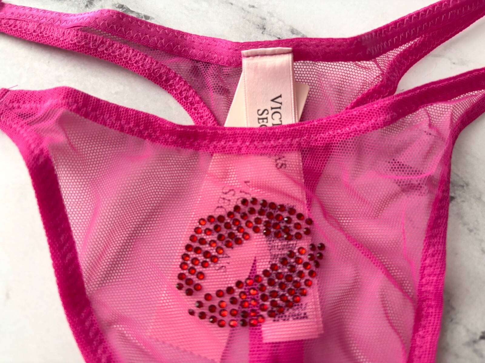 Victoria’s Secret Thong Panty Sexy Fuchsia Frenzy Mesh w/ Lips Shine Strap L XL