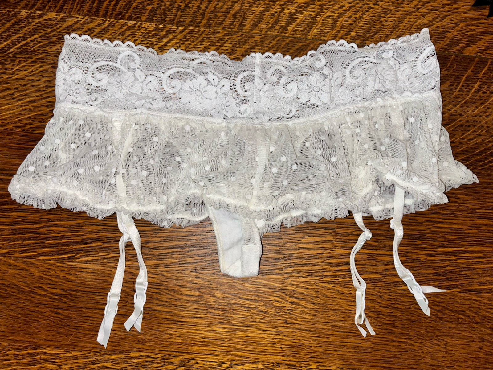 Victoria’s Secret Angels Skirted Garter Thong Panty Lace Sz L White Y2K