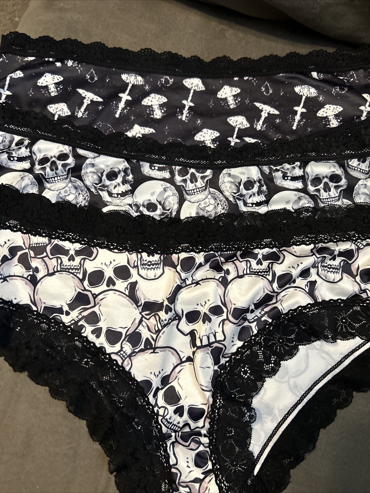 Morvia 3pk lace trim Skater goth Skater Emo panties L Skulls And Mushrooms