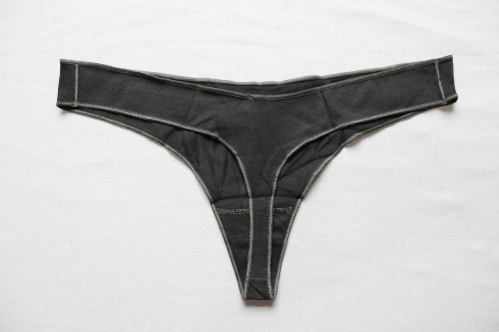 Skims Women’s Lightweight Breathable Cotton Thong NN7 Soot Tonal Black Large NWT