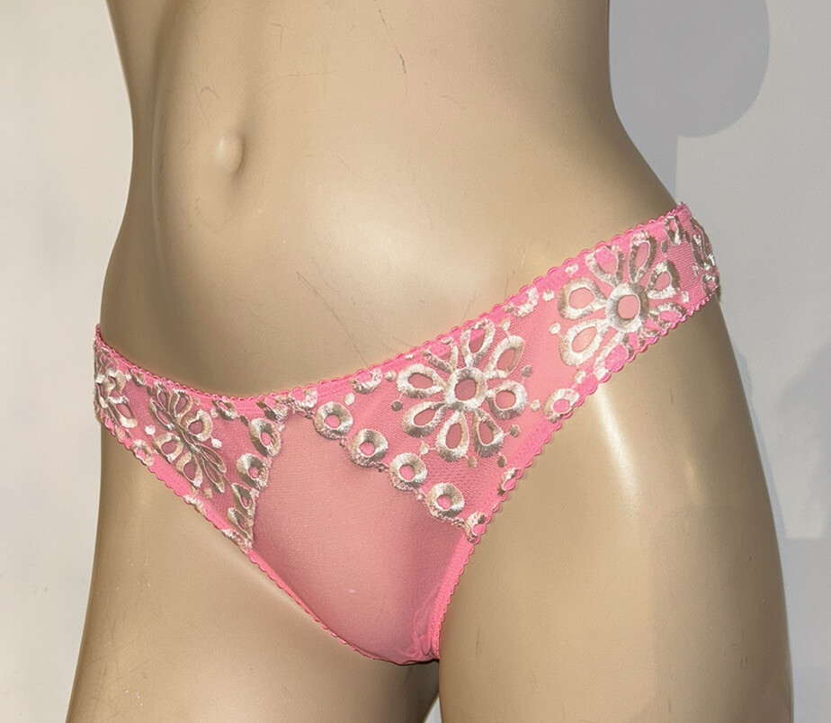Victoria’s Secret Panty Lace Thong Panty Pink Embroidered Pink Medium Nwt