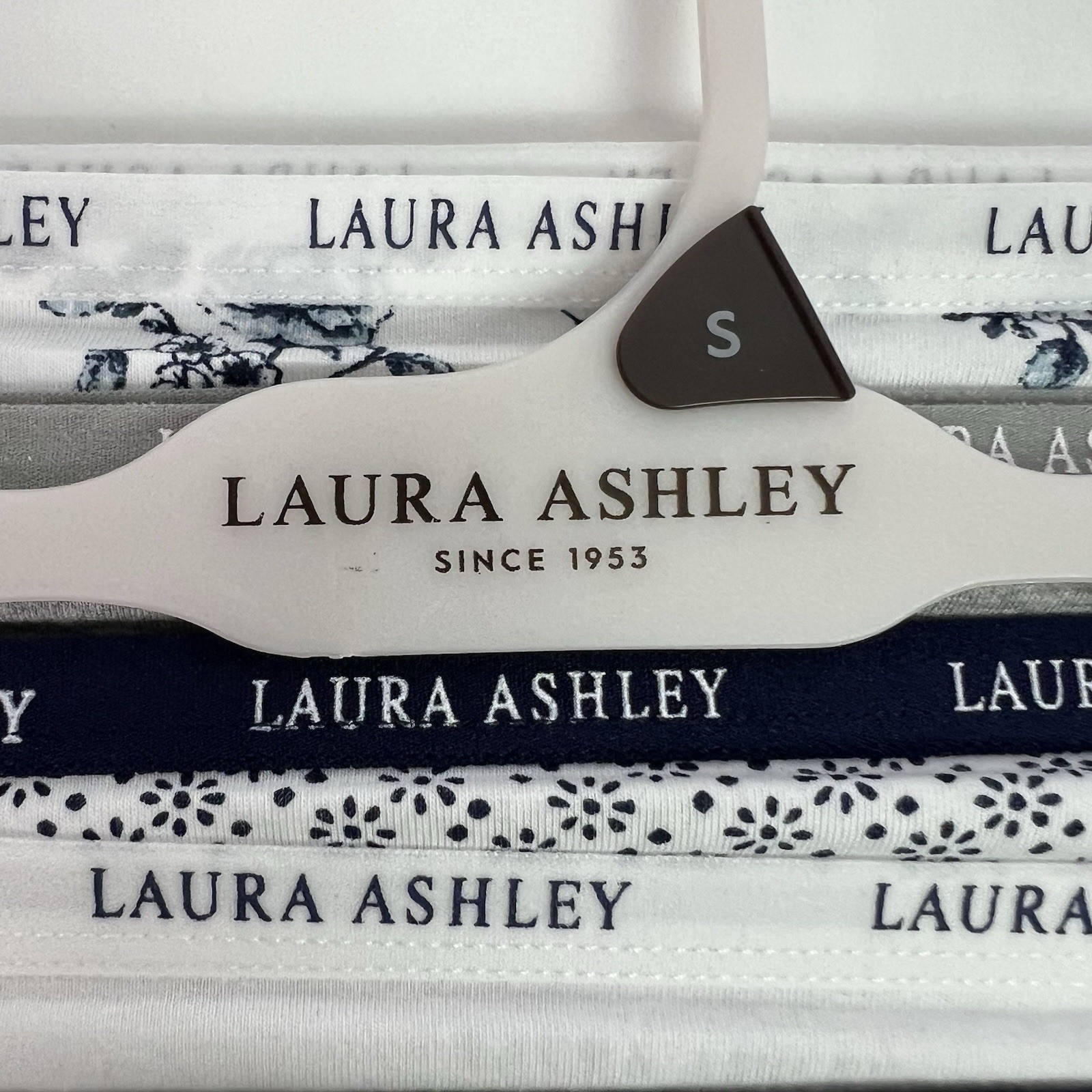 Laura Ashley Women’s Panties Sz Small Pkg/5 Briefs Tag Free Multi Colors