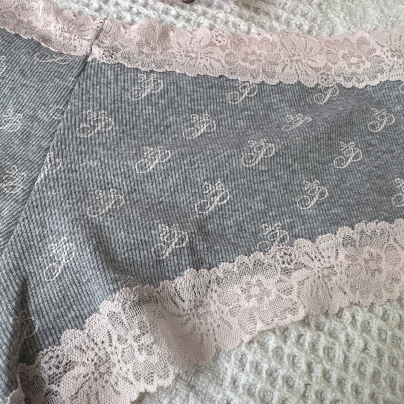 VICTORIA’S SECRET PINK L CHEEKY LACE PINK GRAY COTTON PANTIES NWT