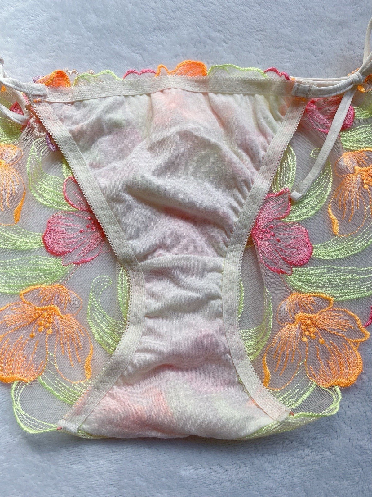 US-M Japanese Gorgeous Embroidery Floral Soft Lace Ties At Sides Strap Panty