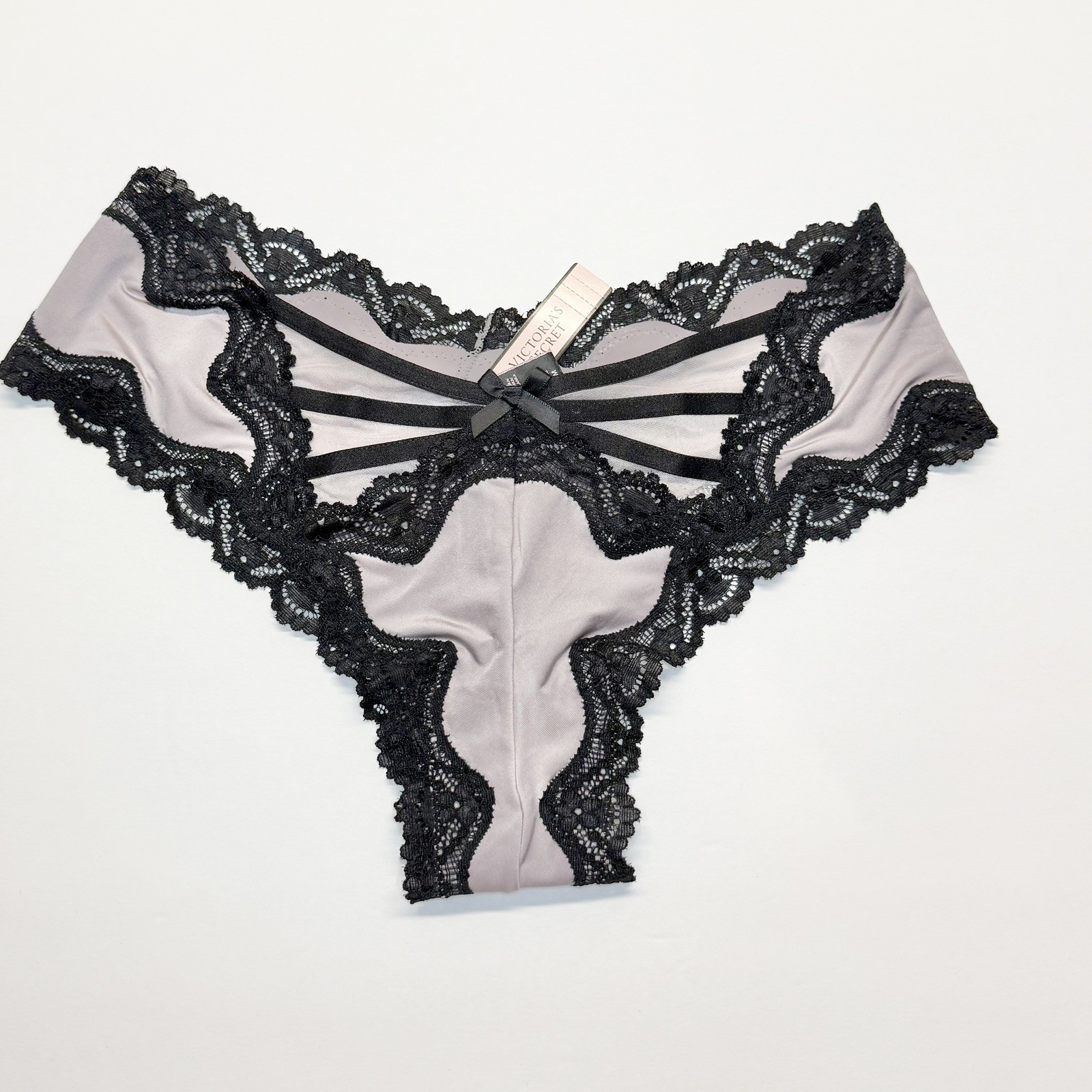 NWT Vintage Victoria’s Secret Medium Smooth Gray Black Lace Strappy Cheeky Panty