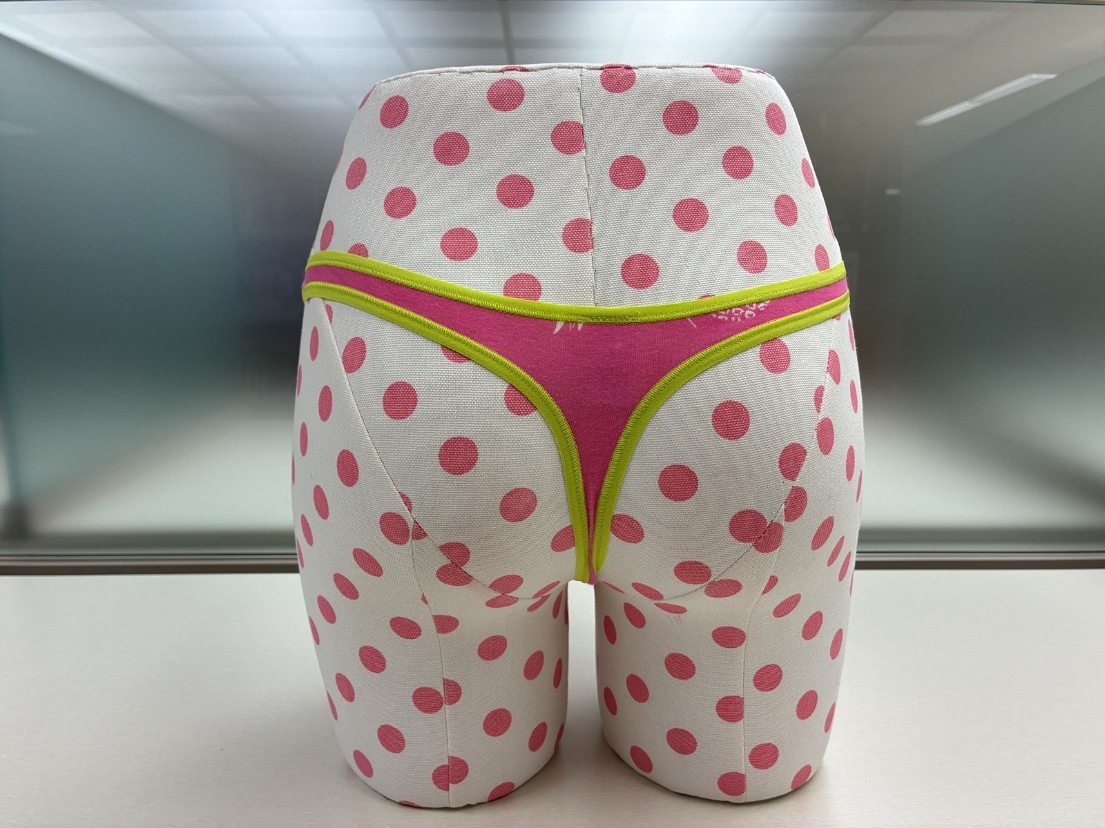 Victoria’s Secret 2006 PINK Pineapple Thong Panty XS Extra Small Vintage Y2K