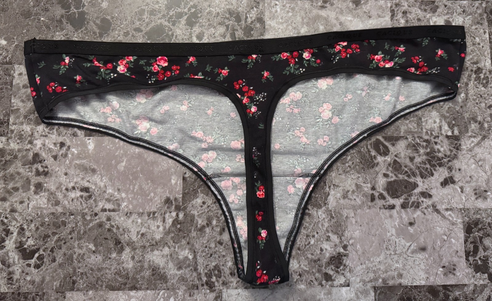 NWOT CACIQUE LANE BRYANT 22/24 BLACK PINK RED ROSE FLORAL LOGO THONG PANTIES