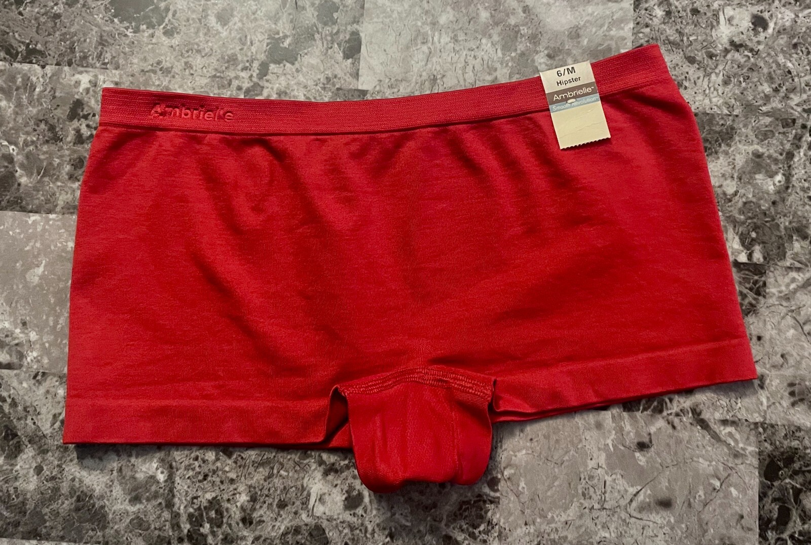 NWT AMBRIELLE M RED SEAMLESS STRETCH NYLON SPANDEX BOYSHORT HIPSTER PANTIES