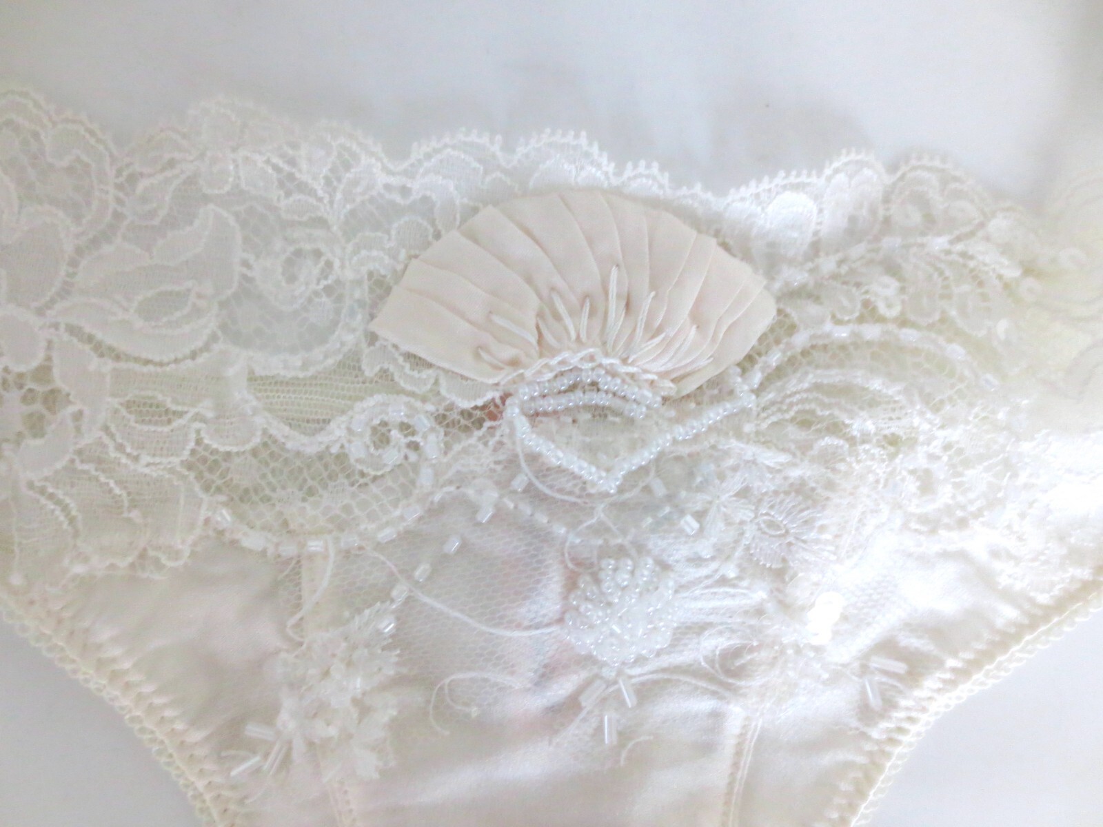 NEW EVE’S TEMPTATION SILK UNDERWIRE FLORAL LACE BRA/PANTIES 2PC SET