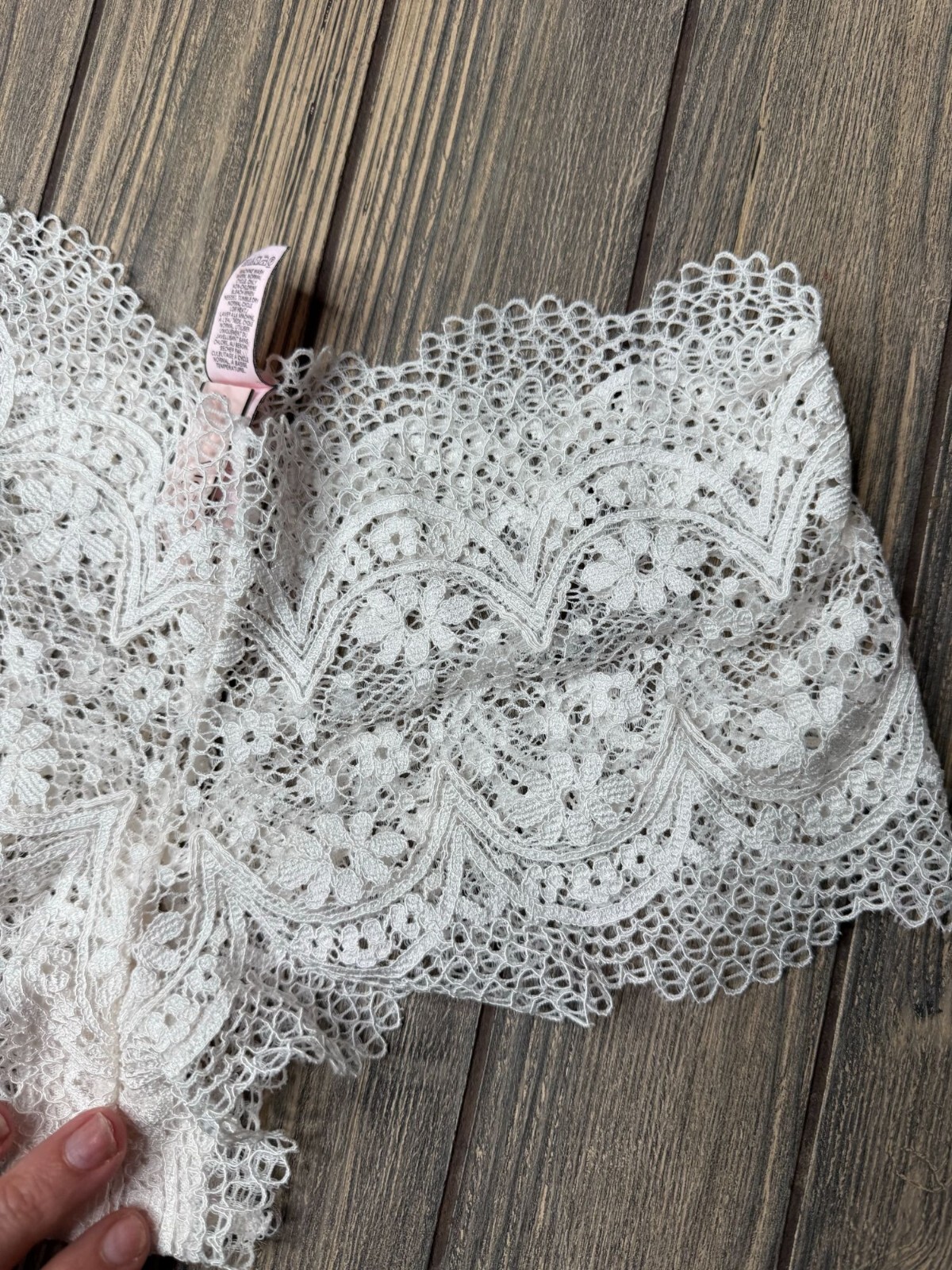 Victorias Secret White Lace Cheeky Panty Size Small Elegant Floral Design Rare