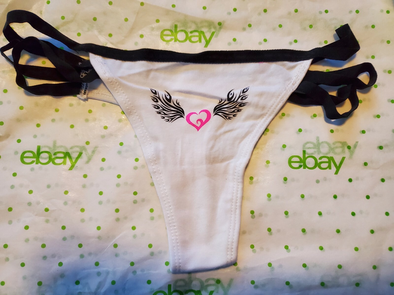 Rue 21 Women’s Thong Panties MEDIUM Strappy Sides Pink Heart W Wings White