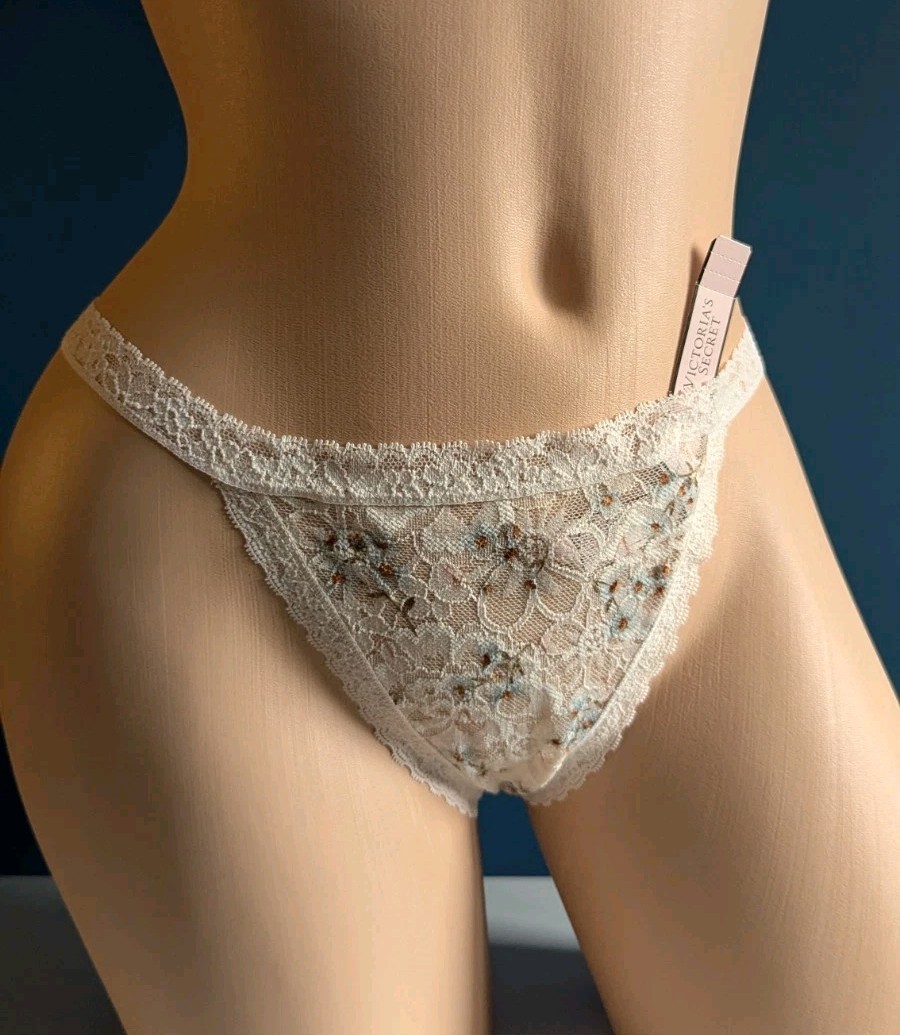 NWT Vintage Victoria’s Secret Sz M V String Thong Panties Floral Lace 2021 NEW