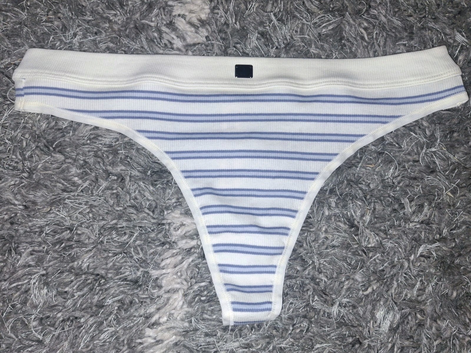 VS cotton ribbed Logo Hardware thong Panty NEW SIZE Large White Striped