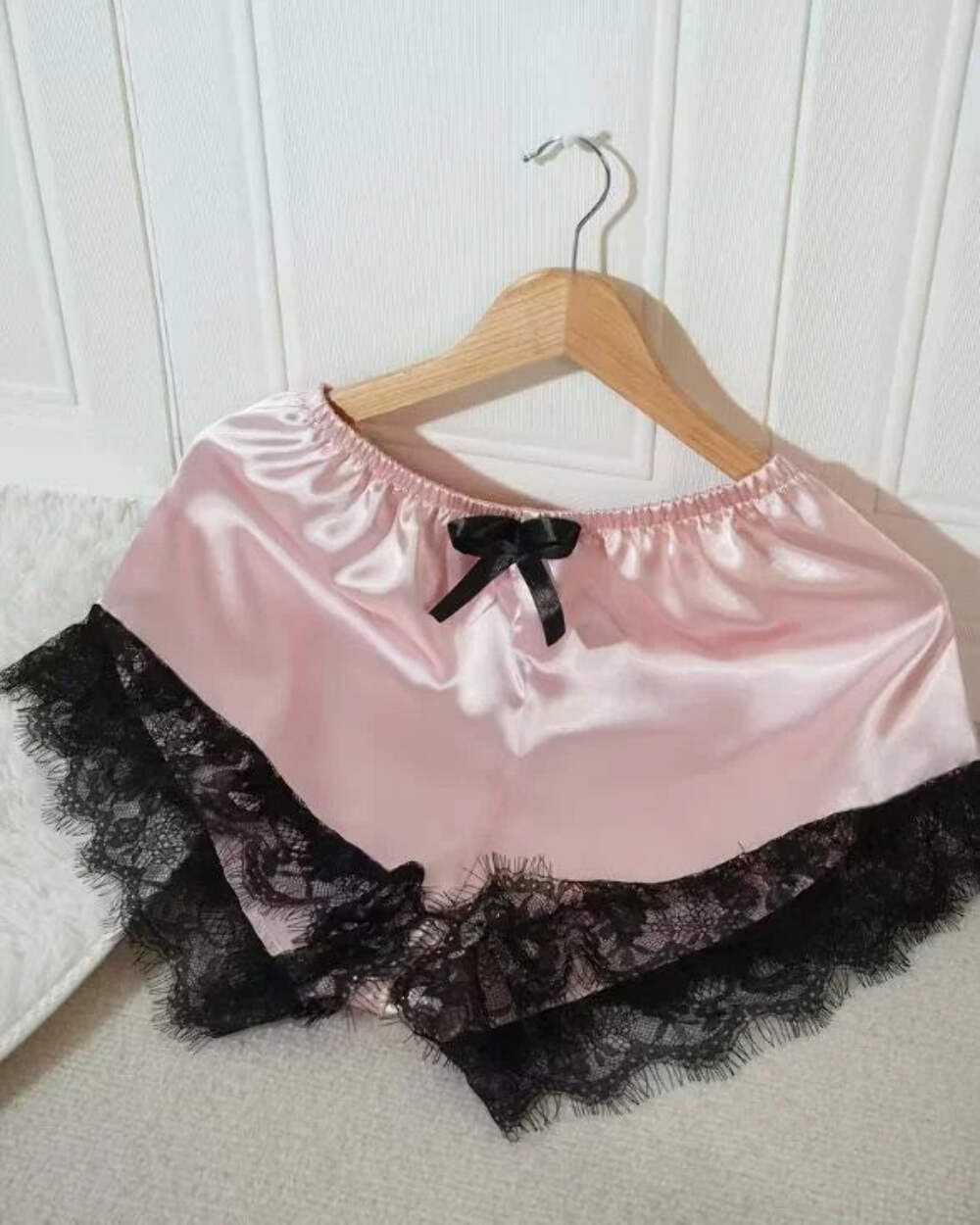 Silky feel baby pink satin black lace trim 4 piece lingerie set size 10 (M)