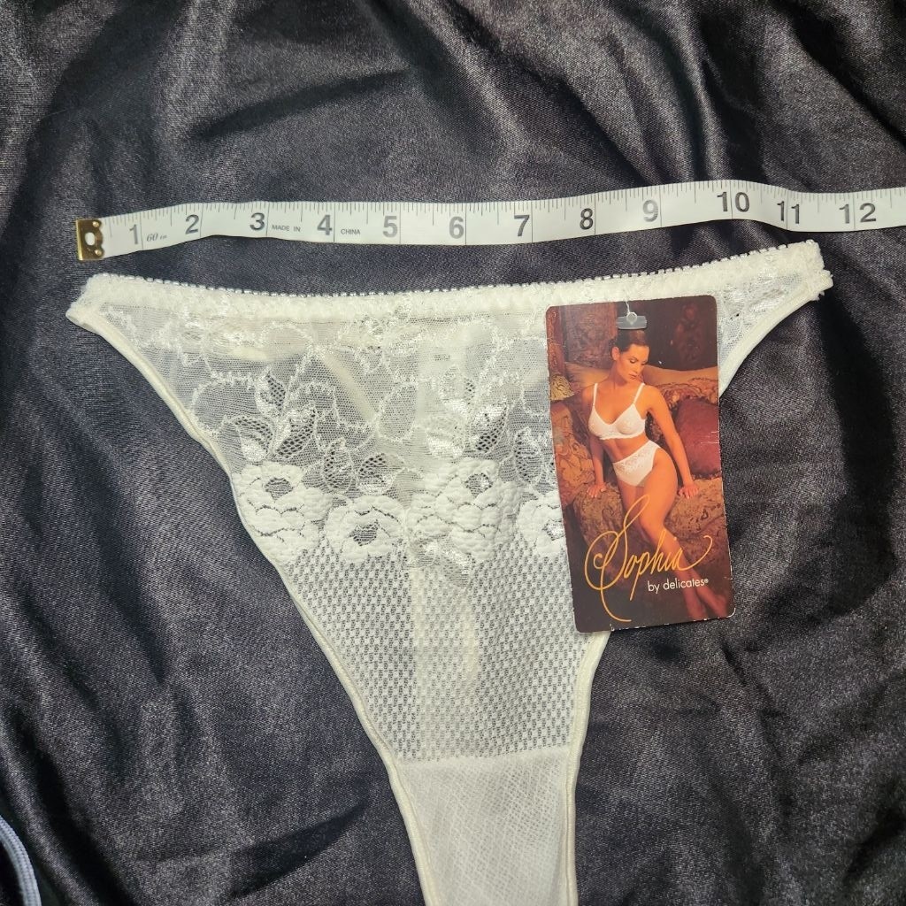 New Vintage Sophia by Delicates for JC Penney Lace White Thong Underwear Panties