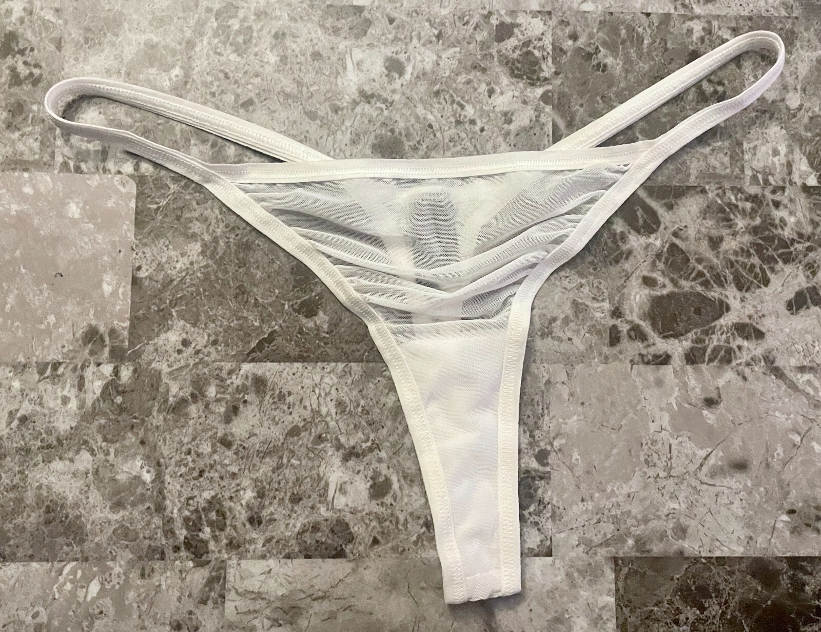 NWOT BODY BY VICTORIA’S SECRET MEDIUM WHITE MESH TINY VINTAGE RARE THONG PANTIES