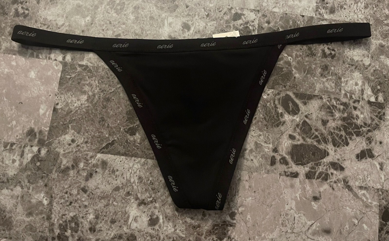 NWT AERIE AMERICAN EAGLE BLACK SMOOTH THIN NYLON SPANDEX V STRING PANTIES
