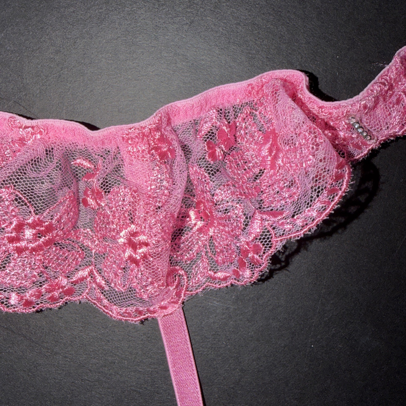 Victoria’s Secret M thong panty+M/L GARTER Belt PINK sugar Floral Embroidered