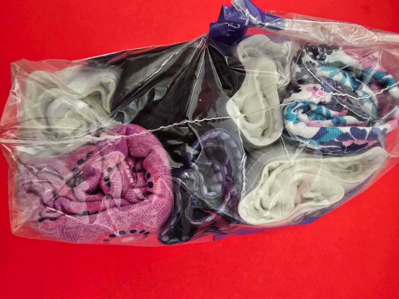 NEW OPENED PACKAGE: Womens Hanes Underwear MULTICOLOR Size 6 Briefs QUANTITY: 7