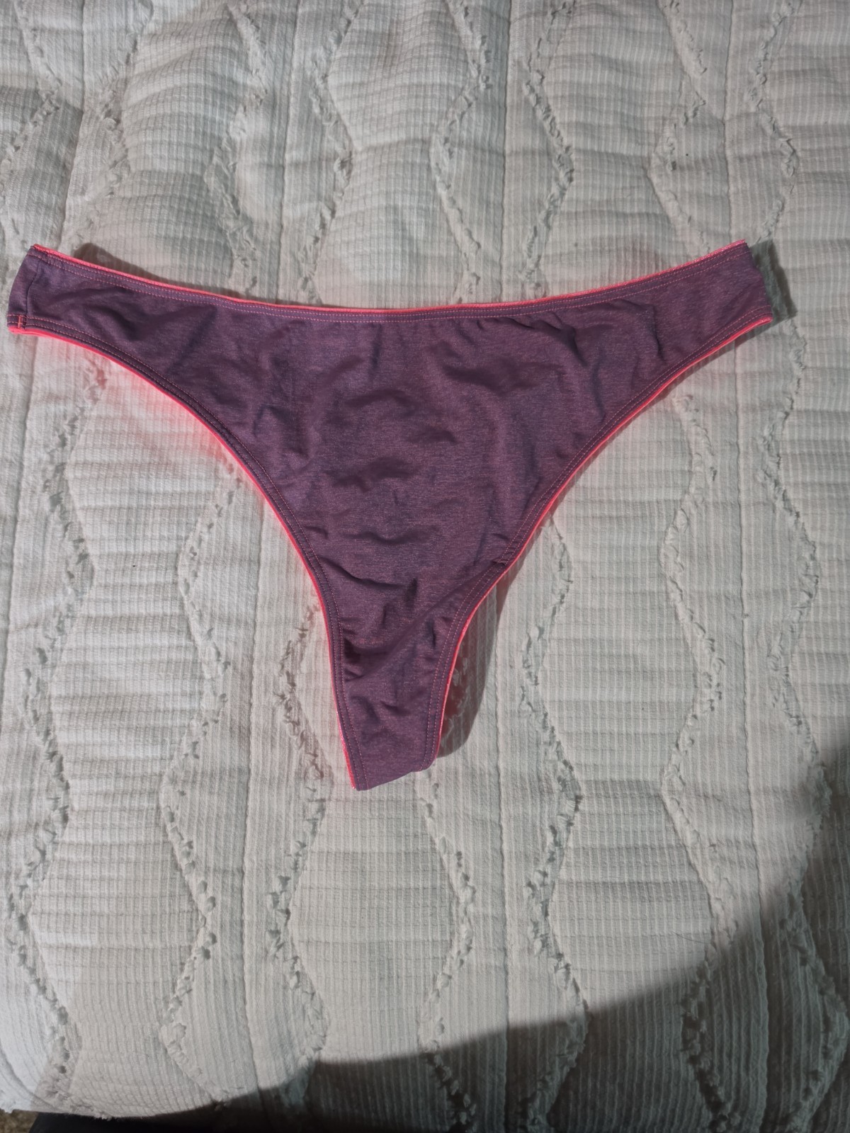 Victoria’s Secret Everyday Perfect Thong Size Large