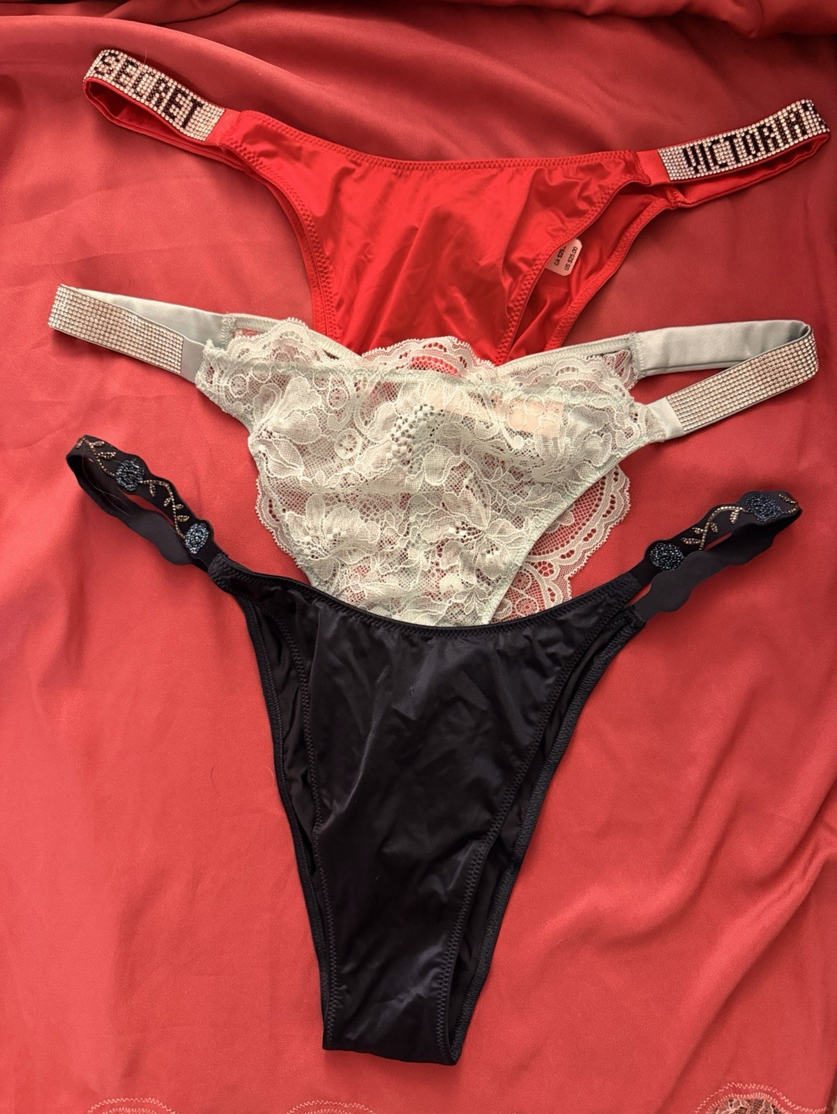 Victoria’s Secret Women’s Thong Panties L Regular 3-Pack Multicolor Lace Stretch