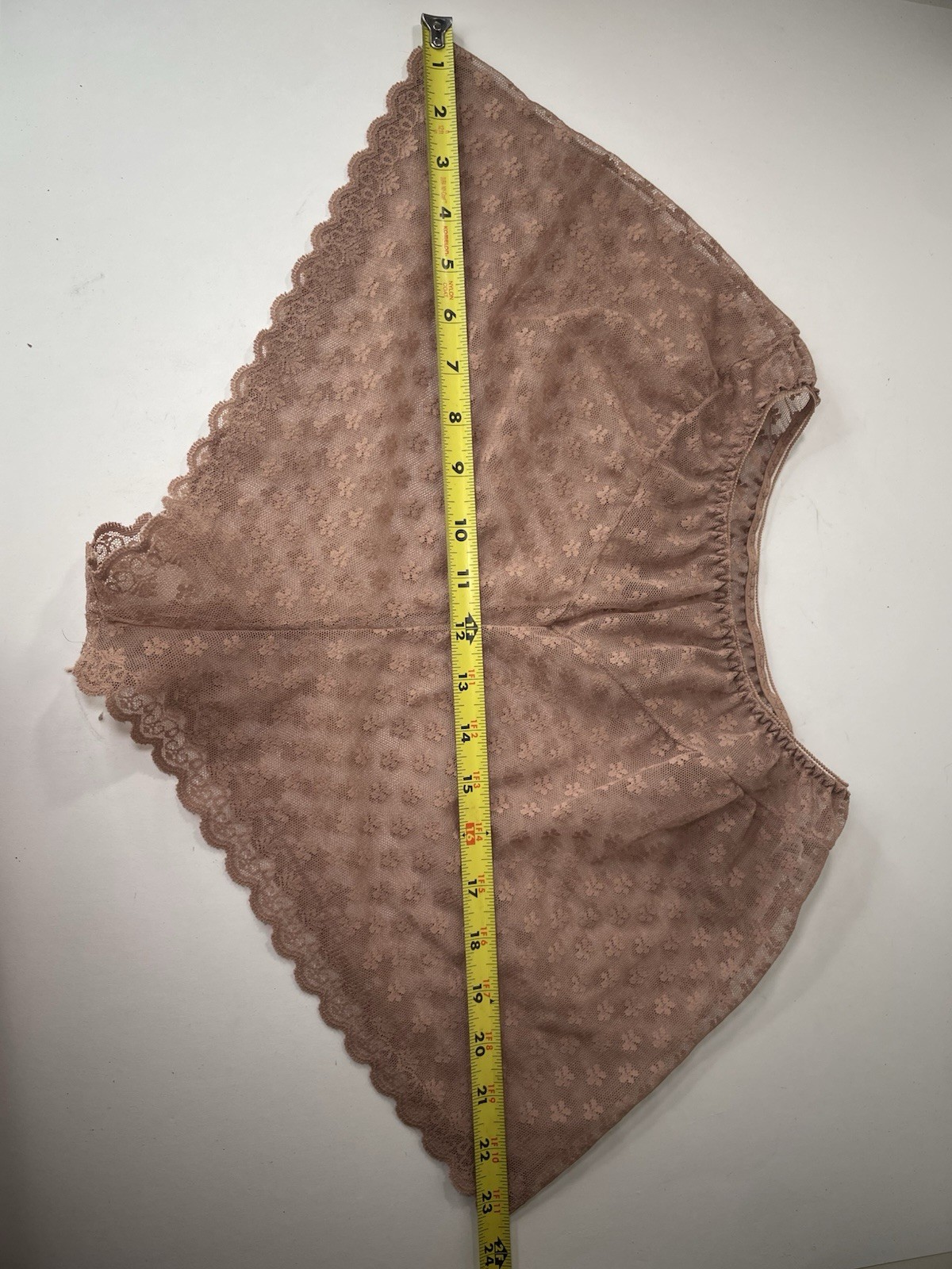 2 vintage diane von furstenberg sheer nylon lace panties nude & white size 7 L