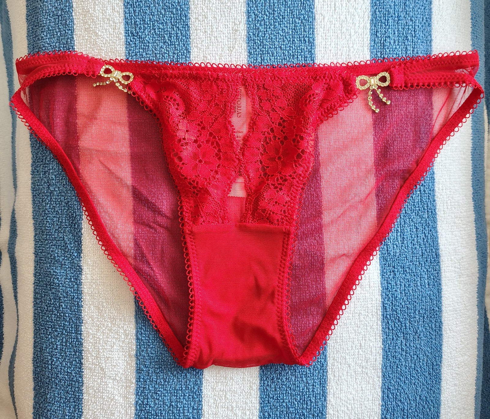 Victoria’s Secret Dream Angels Small Red NWT Twinkle Bows Lace Bikini Panty