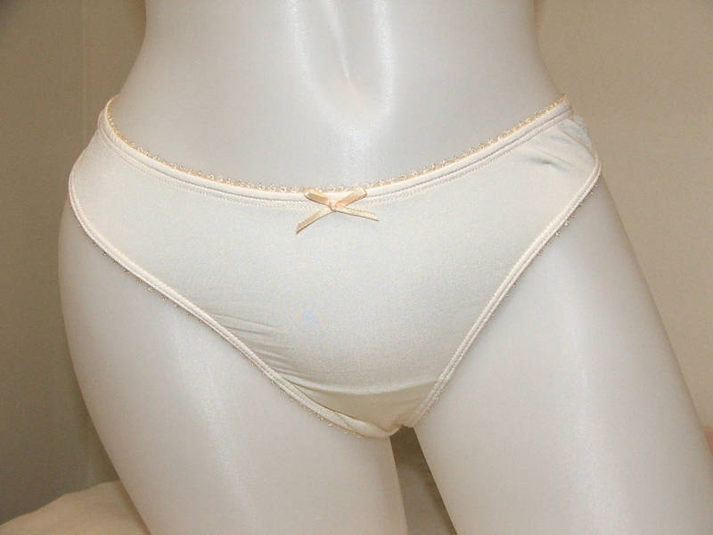 Victoria’s Secret Thong Panty,size M, mixed colors,NWT