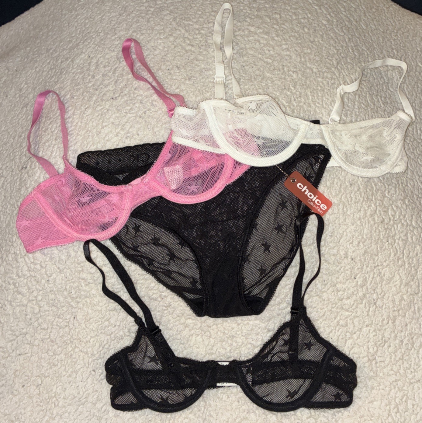 CALVIN KLEIN~CHOICE~WOMEN’S~UNDERWEAR SIZE Small~NWT~3 Bras~Size 32A~Lace~EUC