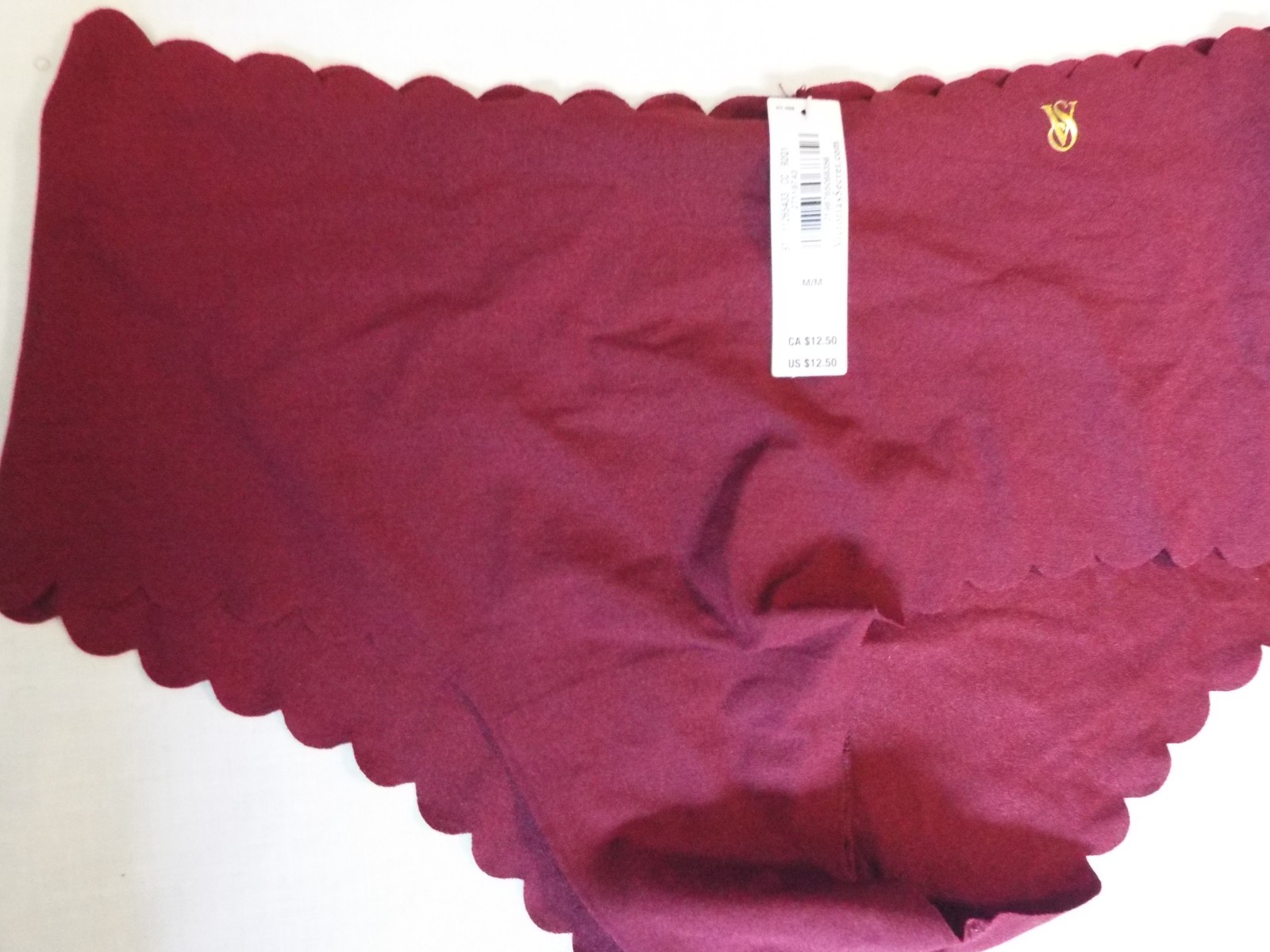 NWT Victoria’s Secret Scallop No-Show Cheekster Panties Sangria Red NWT M
