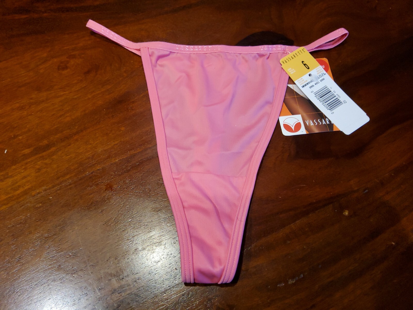 NWT Vassarette “Body Curves” Thong Panty Size 6 Med Rare – Memoirrose Pink