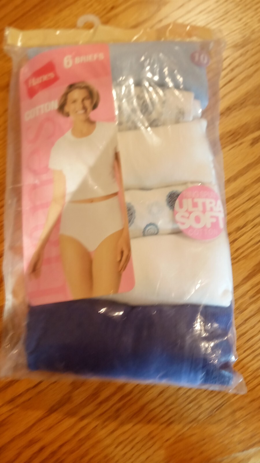 New Hanes Women’s Sz 10 (18-20) Briefs 6 In Package