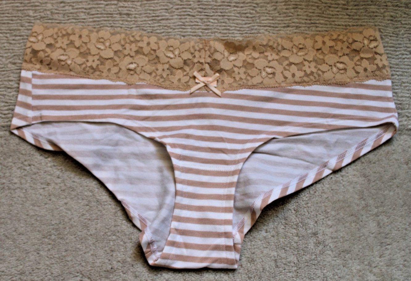 Brand New Deep Lace Trimmed Short Style Knickers, White & Beige, Small UK 6-8