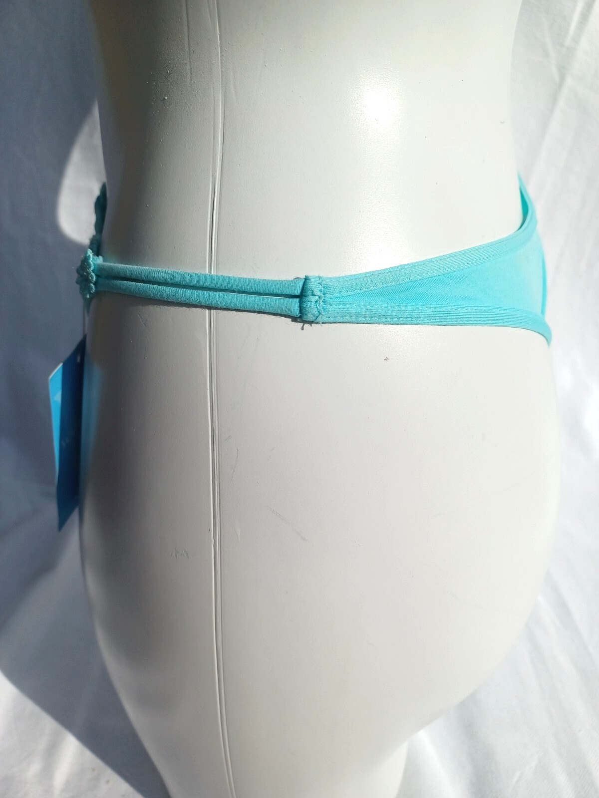 WARNERS Lingerie Beautiful Floral Lace Thong String in Lagoon Teal Shade Size S
