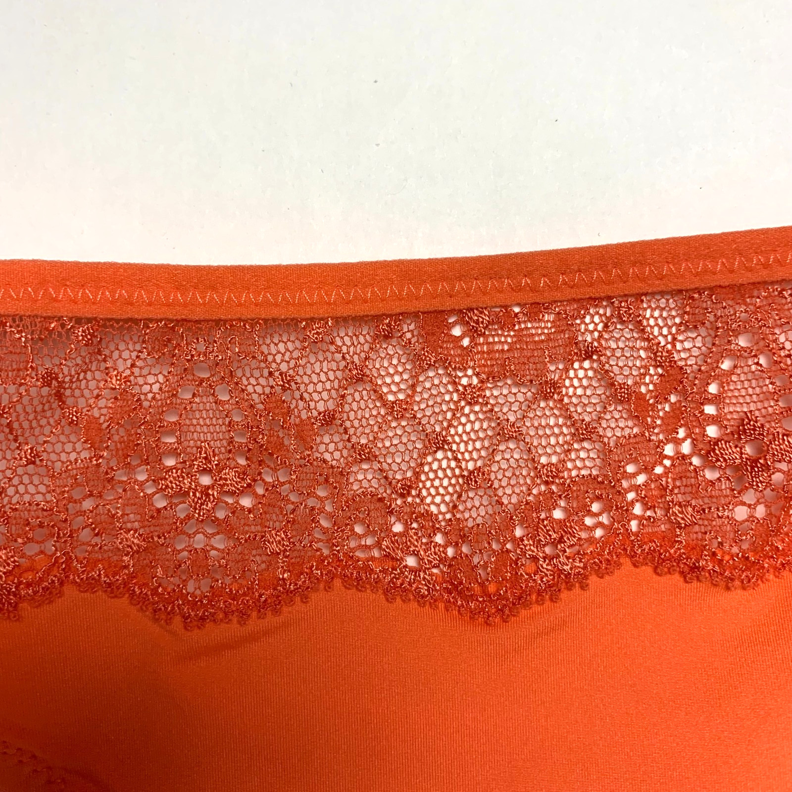 NWT Marie Jo Pearl Floral Scalloped Lace Thong Panty Keyhole Small Coral Orange